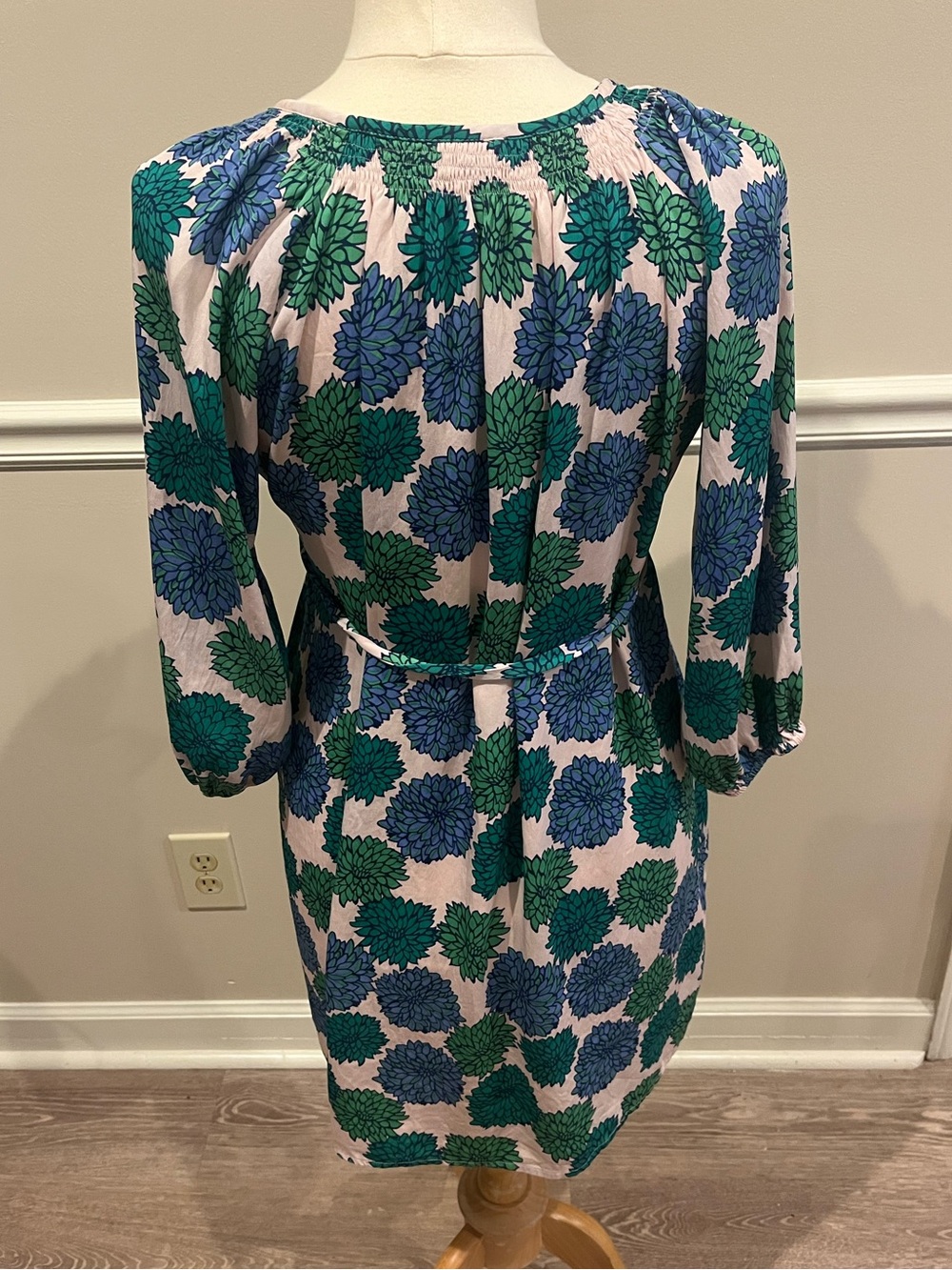 Tucker Button Down Tie Dress - Picture 4 of 5